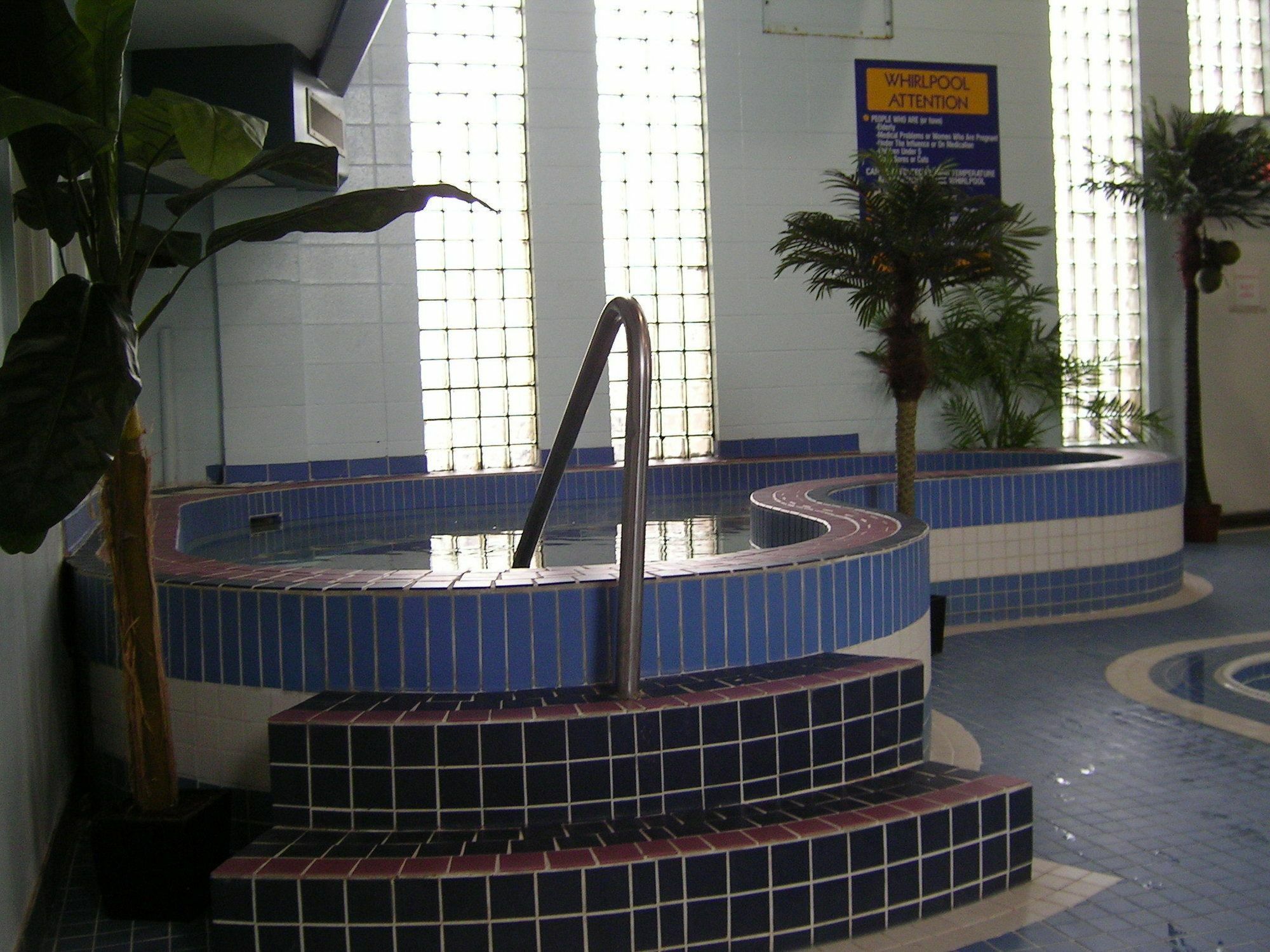 Travelodge By Wyndham Lloydminster Esterno foto